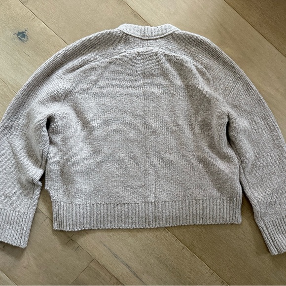 NWOT Women's A&F Abercrombie Madeline Textural Crew Sweater XS Sand - Picture 2 of 4